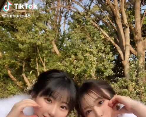 HKT48矢吹奈子&田中美久、晴れ着で仲良くダンス披露「大人なこみくも可愛すぎる」と反響