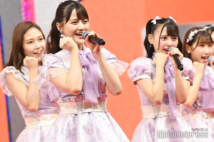 =LOVE (C)モデルプレス