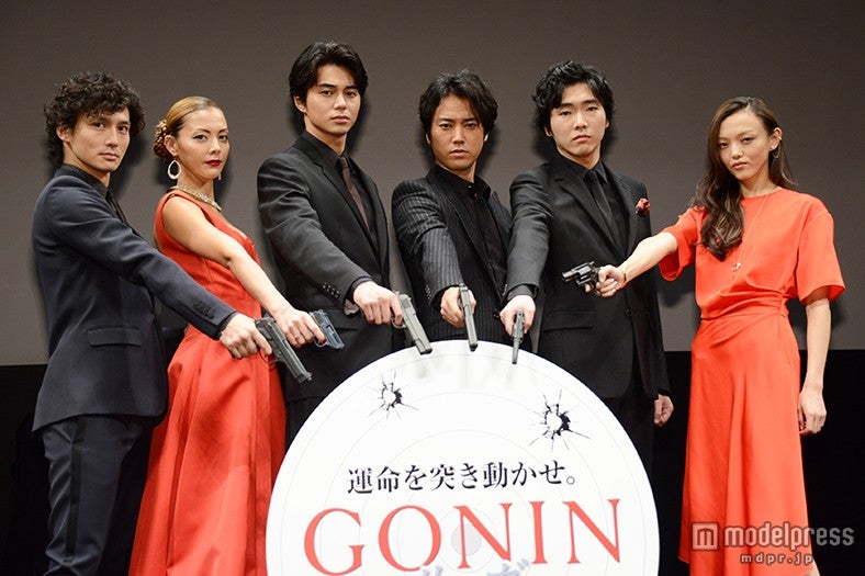 （左から）安藤政信、土屋アンナ、東出昌大、桐谷健太、柄本佑、福島リラ