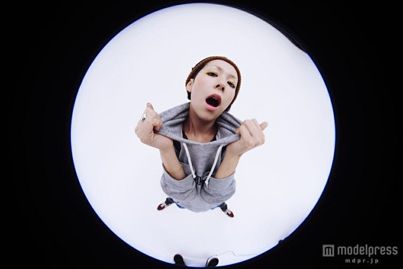 5年ぶりの試みで「10years anniversary！」を駆け抜ける、木村カエラ【モデルプレス】