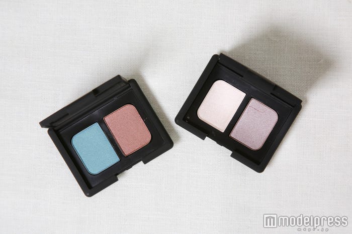 (左から)限定色:3909、3910(C)モデルプレス