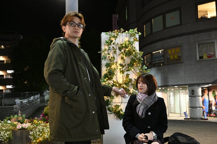 中島健人、高橋ひかる「リビングの松永さん」第2話より(C)カンテレ