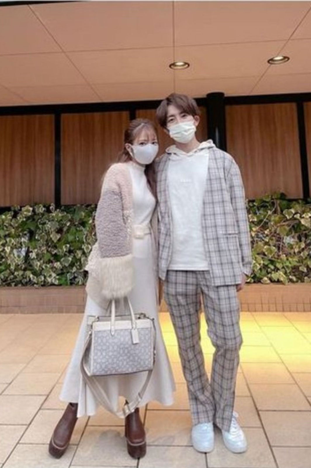 辻希美＆杉浦太陽、仲良しシミラールック公開「真似したい」と話題