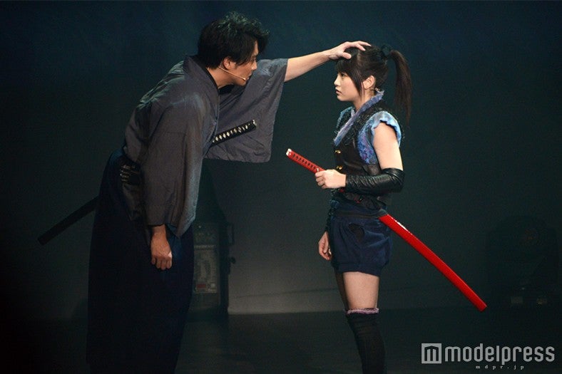 名シーンの再現／渡部秀、川栄李奈（C）モデルプレス
