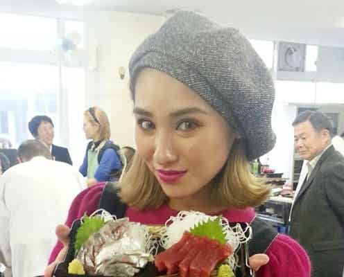 築地にギャル集結、魚のさばき方を学ぶ