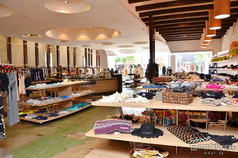 「Planet Blue（プラネットブルー）」／アパレル、水着、シューズ類等LAガールに近づけるアイテムがたくさん