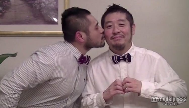 乙女すぎるゲイカップルがキスにハグ ラブラブ私生活を公開 モデルプレス 乙女すぎるゲイカップルがキスにハグ ラブラブ私生活を公開 モデルプレス