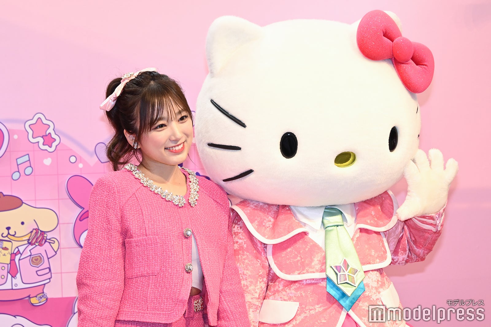 矢吹奈子、キティちゃん（C）モデルプレス