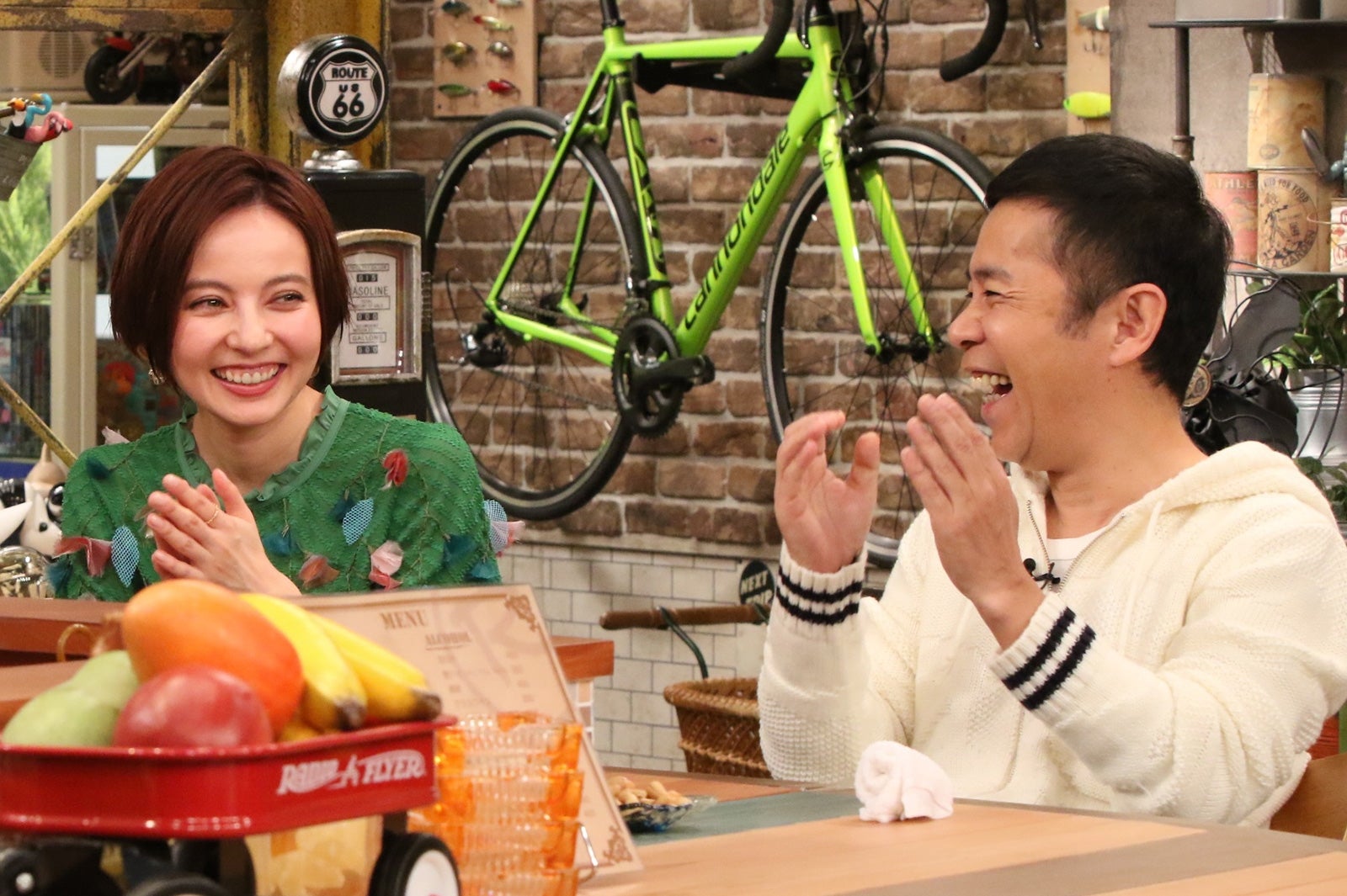 ベッキー「“みんなに応援される恋愛”ってこれか！」1年半ぶりの再会で急接近？