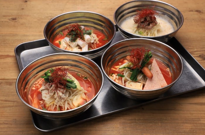 スープ&フリット各1,840円(S.COUPS・スンドゥブ/WONWOO・プデチゲ/MINGYU・トッポギ/ソルロンタン・ソルロンタン)/画像提供:レッグス