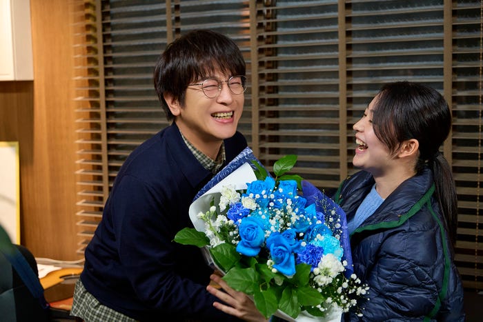 及川光博、白鳥玉季(C)日本テレビ