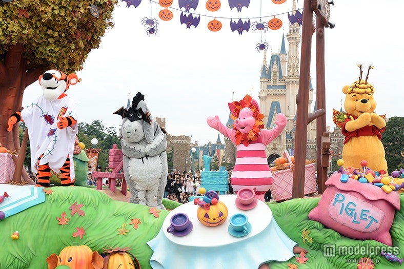 「ハッピーハロウィーンハーベスト」プーさん、ティガー、イーヨー、ピグレット