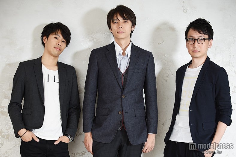 データアーティスト／山本覚（中央）が楽曲制作＆ボーカル＆代表取締役社長