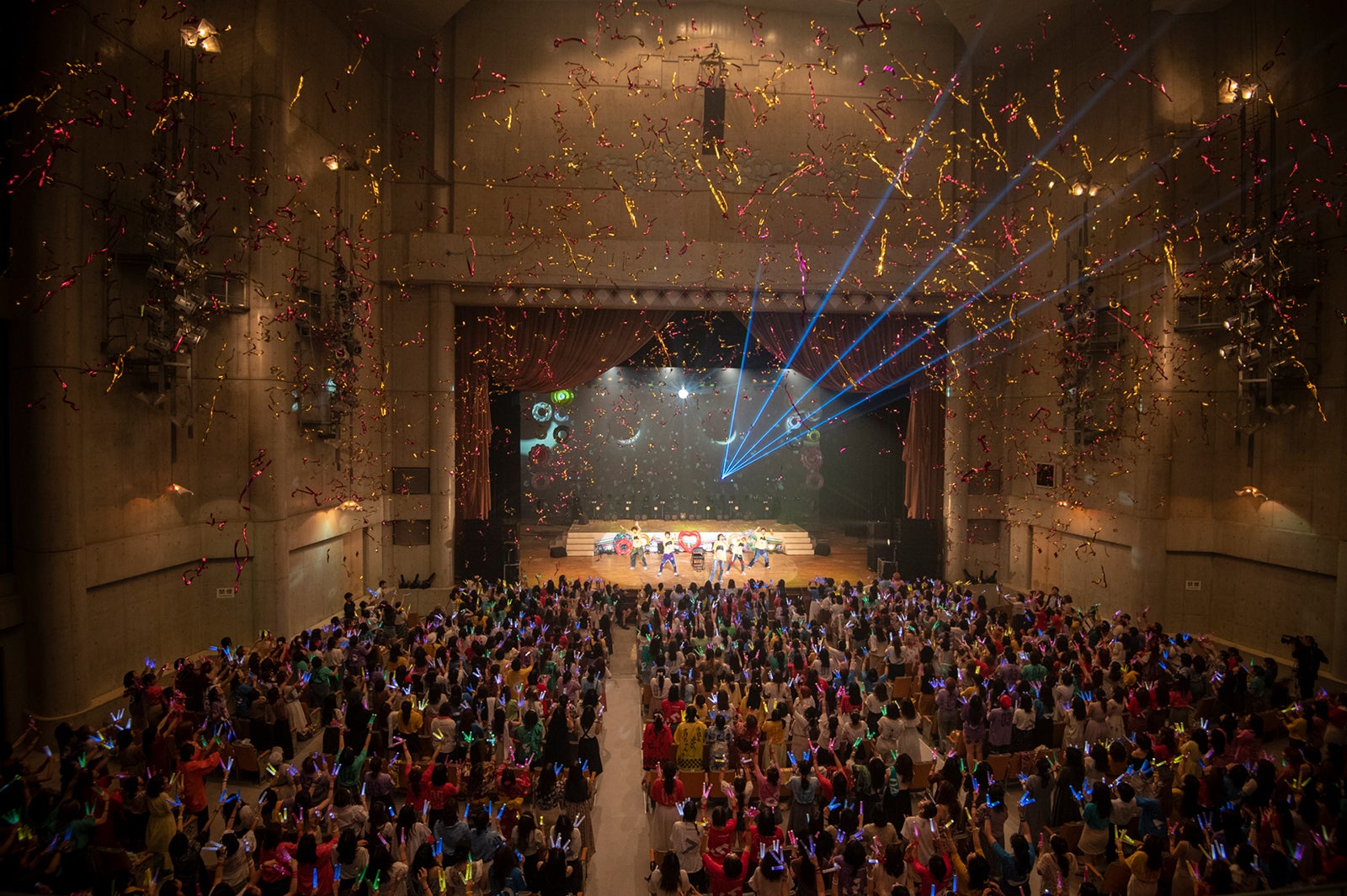 超特急（撮影：米山三郎、深野輝美）