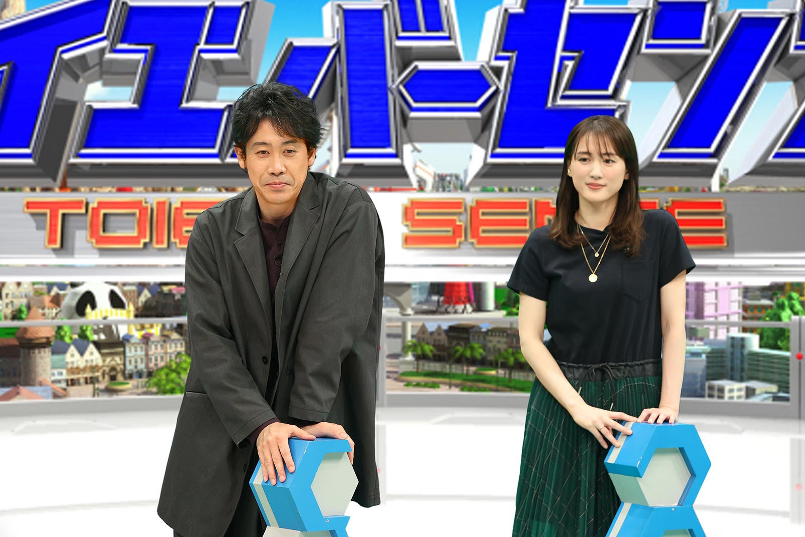 （左から）大泉洋、綾瀬はるか （C）フジテレビ