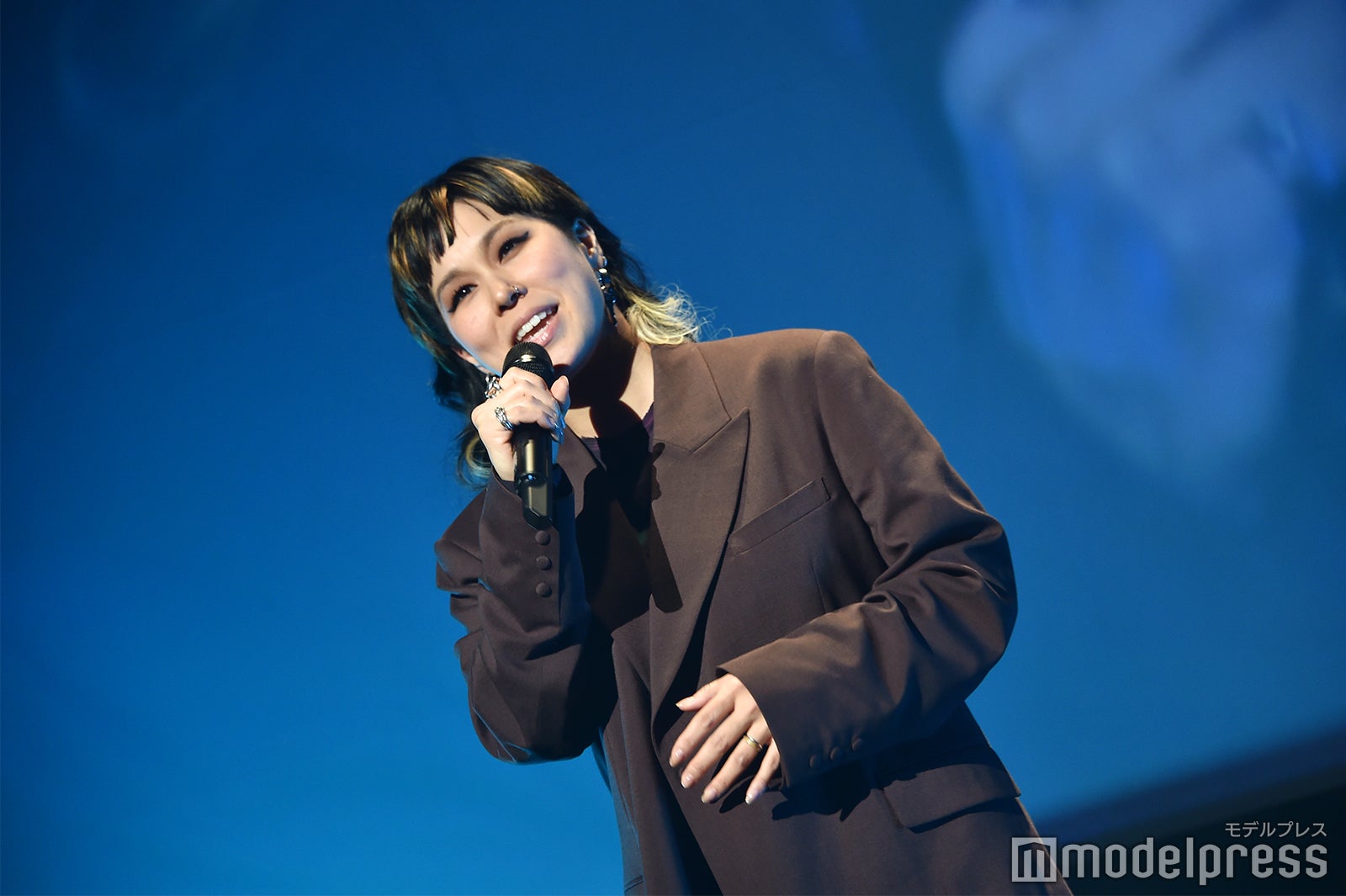 AI（C）モデルプレス