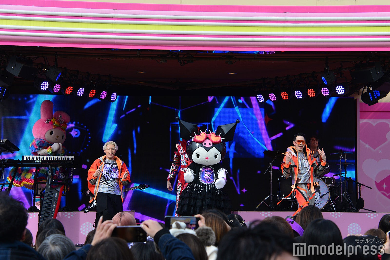 （C）モデルプレス