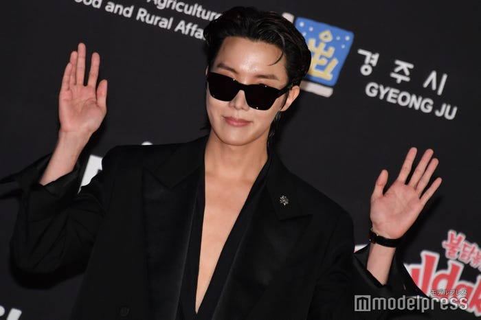 J-HOPE(C)モデルプレス