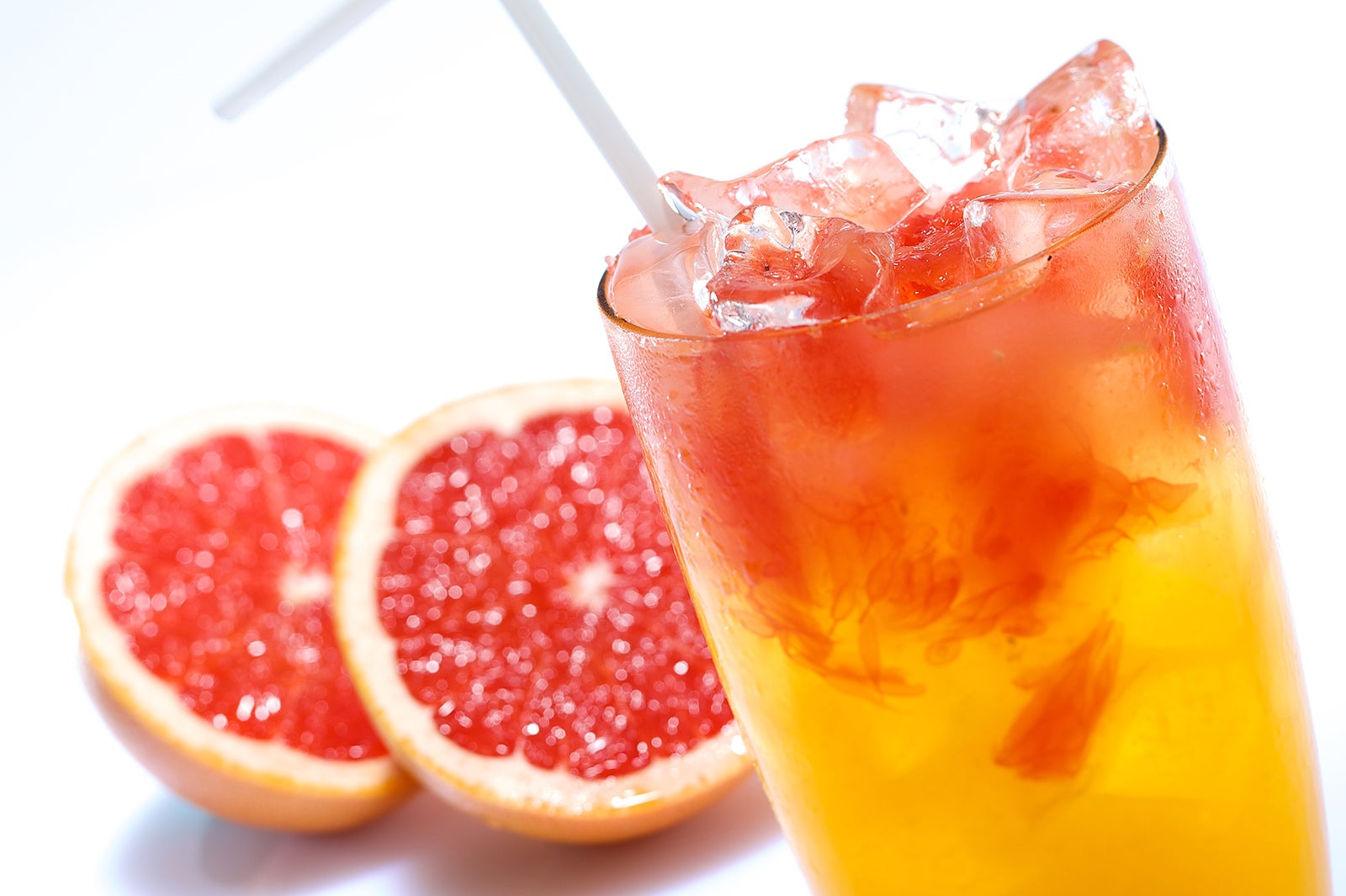 フレッシュフルーツを使ったドリンク／画像提供：Tastea Trustea Japan