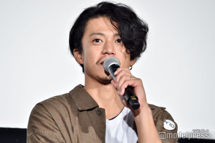 小栗旬 (C)モデルプレス