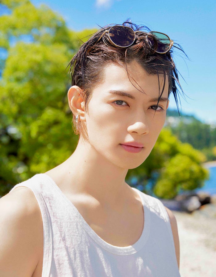 佐野勇斗「Here, Now!」楽天ブックス限定表紙カット/撮影:尾身沙紀(C)SDP