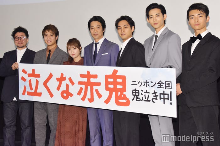 左から:兼重淳監督、掘家一希、川栄李奈、堤真一、柳楽優弥、竜星涼、武藤潤(C)モデルプレス