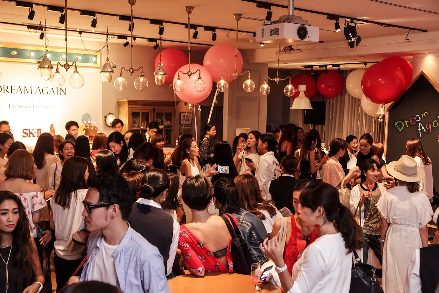 3人も参加したパーティーの様子