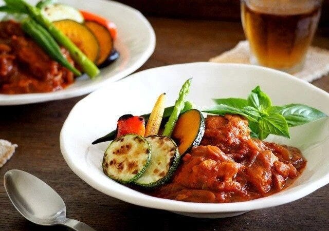 柔らかチキンのトマトカレー