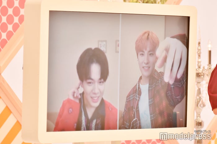鶴房汐恩、川西拓実 (C)モデルプレス