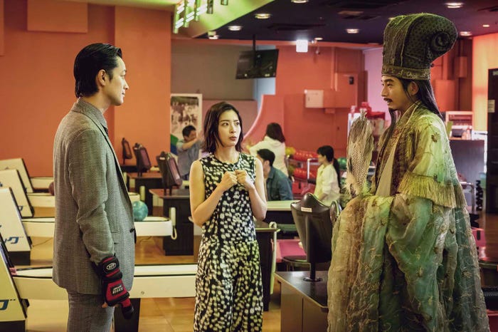 竹財輝之助、向井理ら「パリピ孔明」第7話より(C)フジテレビ