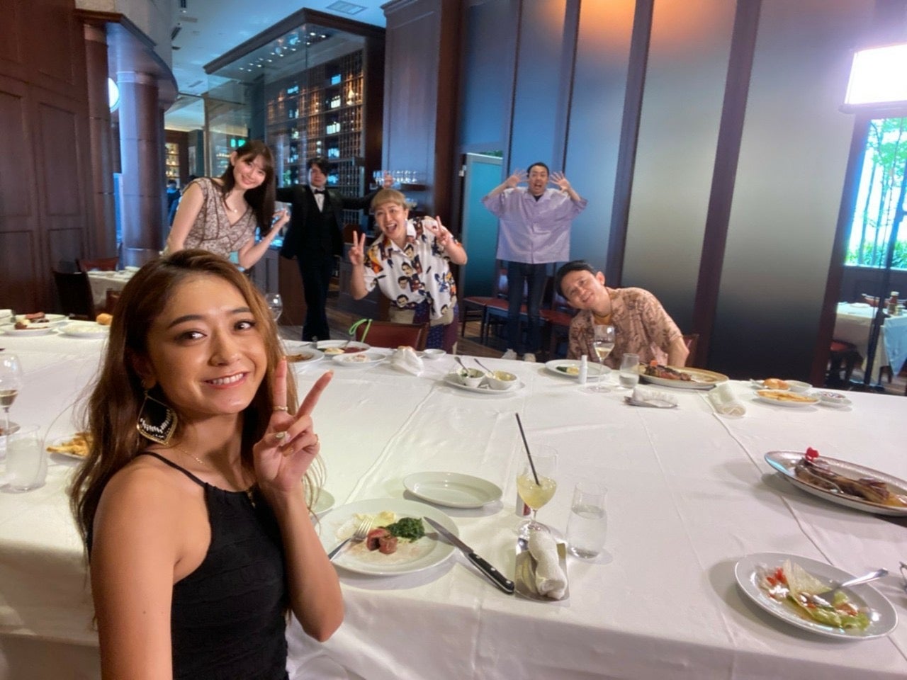 みちょぱ、小嶋陽菜、吉村崇、丸山桂里奈、田中卓志、有吉弘行 （C）フジテレビ