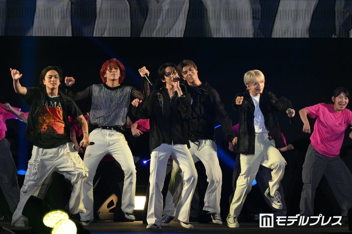LIL LEAGUE、百田隼麻欠席も5人で圧巻パフォーマンス 地元高校生とデビュー曲コラボも【TGC松山2024】