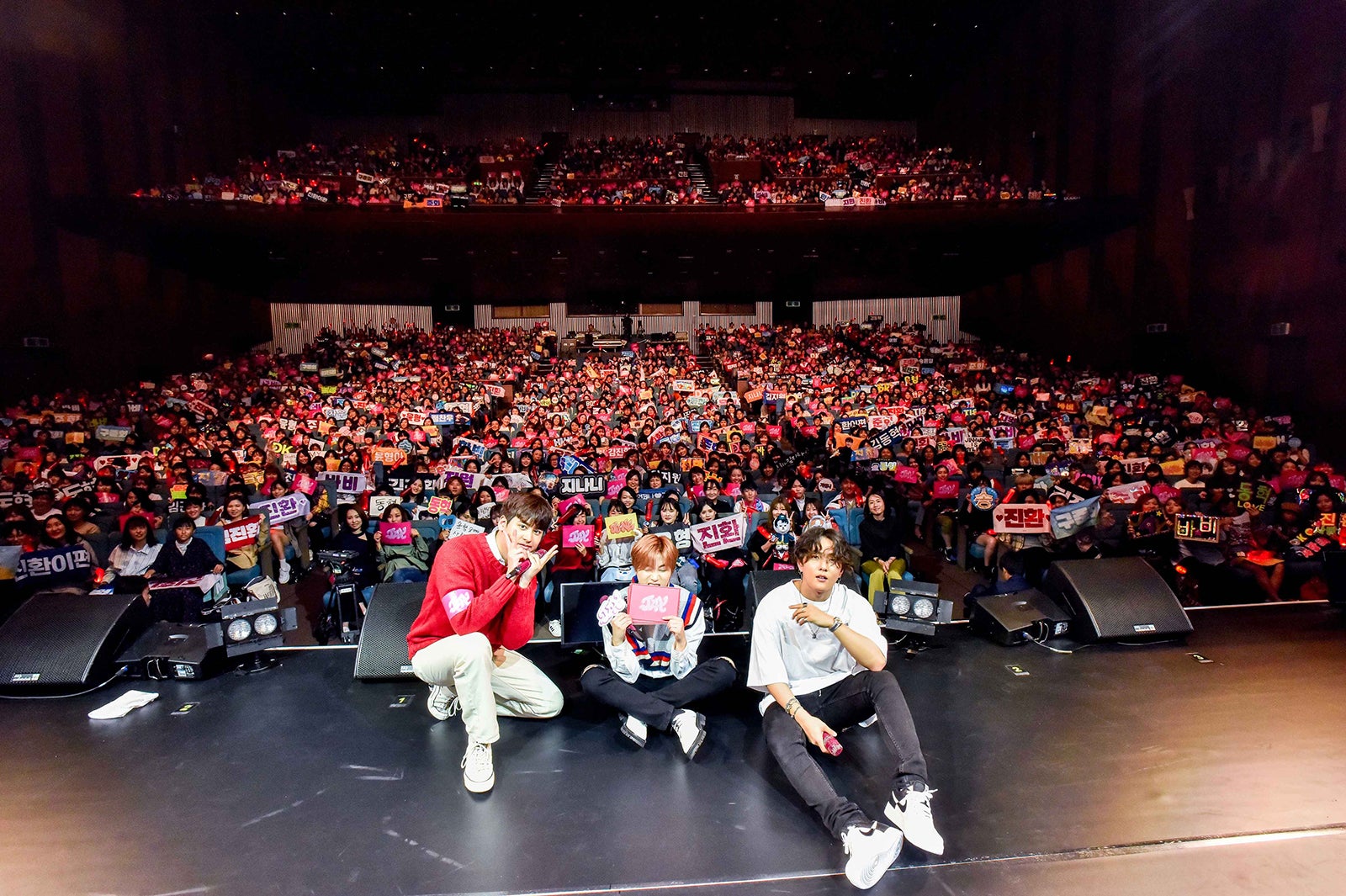 iKON（提供写真）