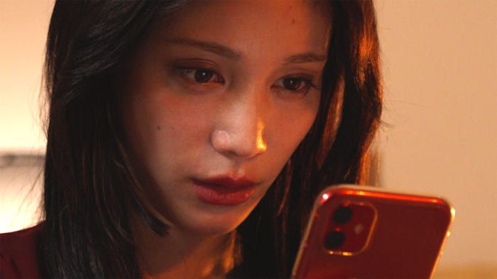 中村ゆりか「#裏アカ教師」(C)ytvメディアデザイン