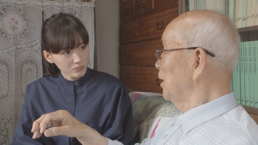 （左）綾瀬はるか（C）TBS