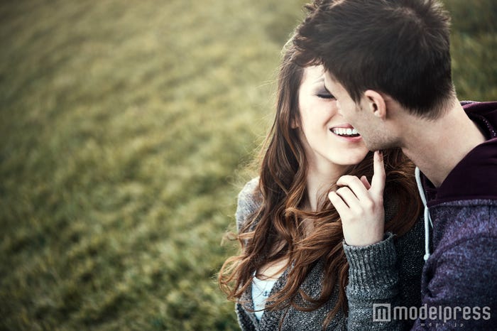 あの人を振り向かせるモテ女を目指そう (photo by StockPhotoPro/Fotolia)