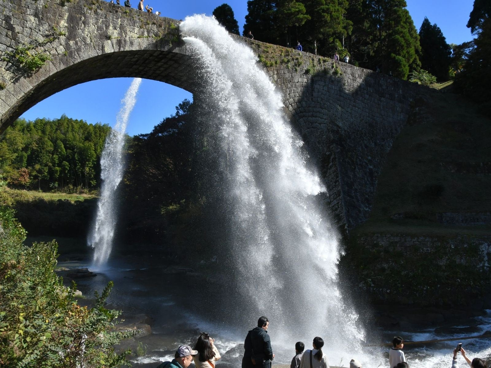 通潤橋で見た圧巻の放水