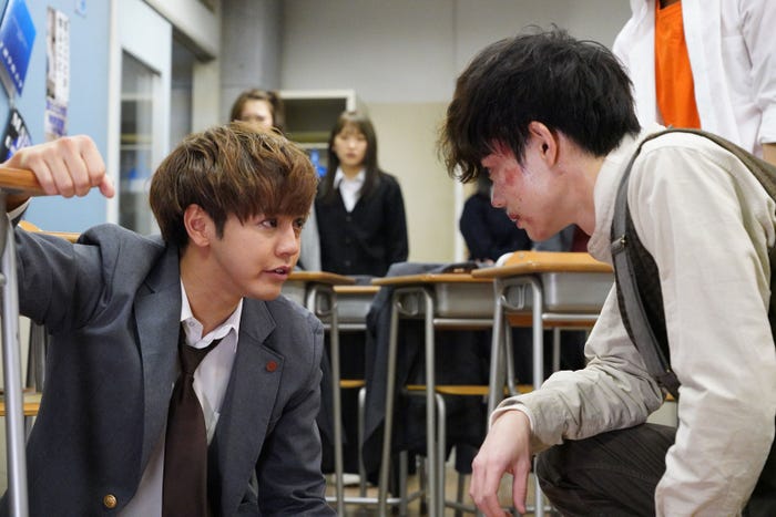 片寄涼太・菅田将暉/「3年A組 ―今から皆さんは、人質です―」第4話より(C)日本テレビ