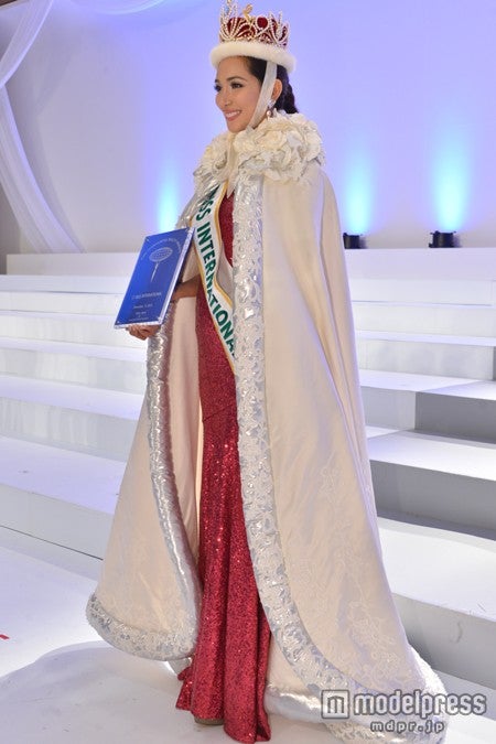 2013ミス・インターナショナルに輝いたベア・ローズ・サンチャゴさん