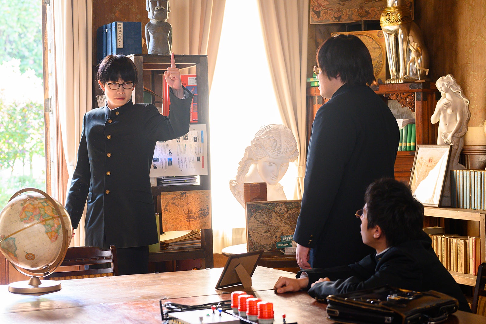 綱啓永、一ノ瀬ワタル、若林時英（C）『恋愛のすゝめ』製作委員会／第4話より