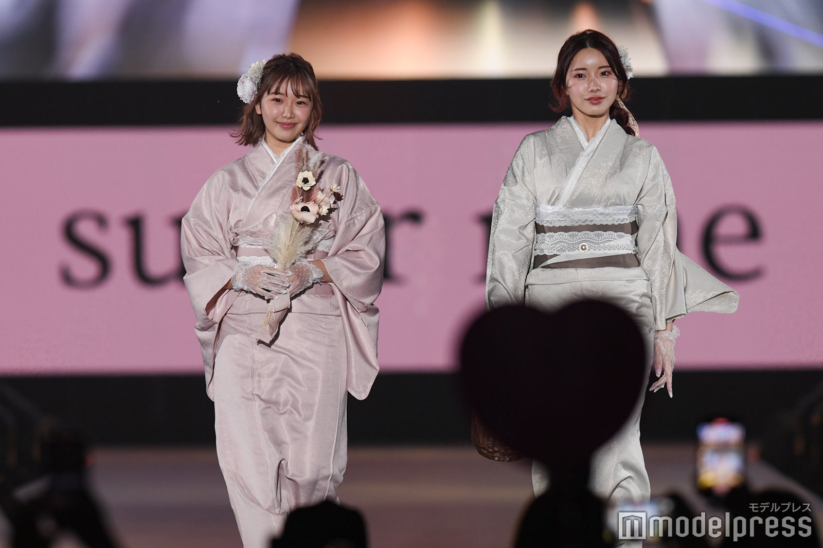 （C）モデルプレス