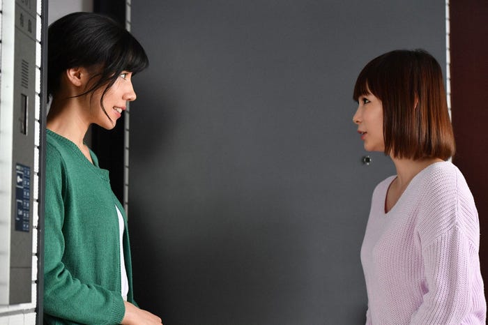 仲里依紗、中川翔子/「あなたのことはそれほど」第7話より(画像提供:TBS)
