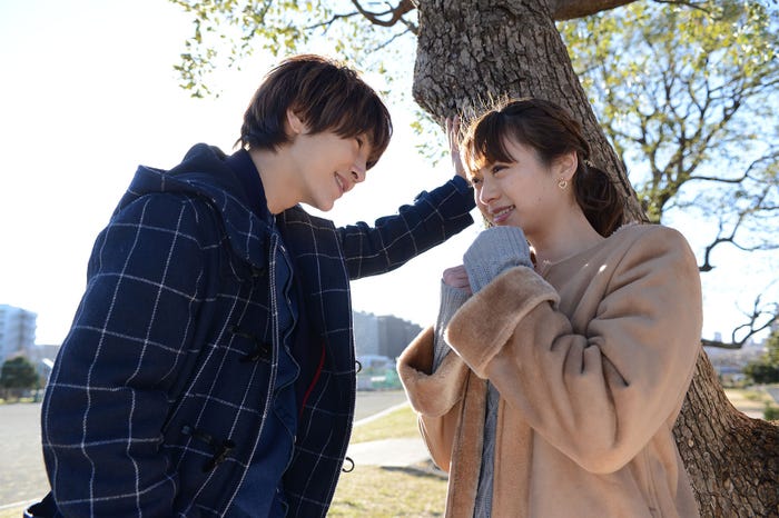 ユナクと山下リオ(C)読売テレビ