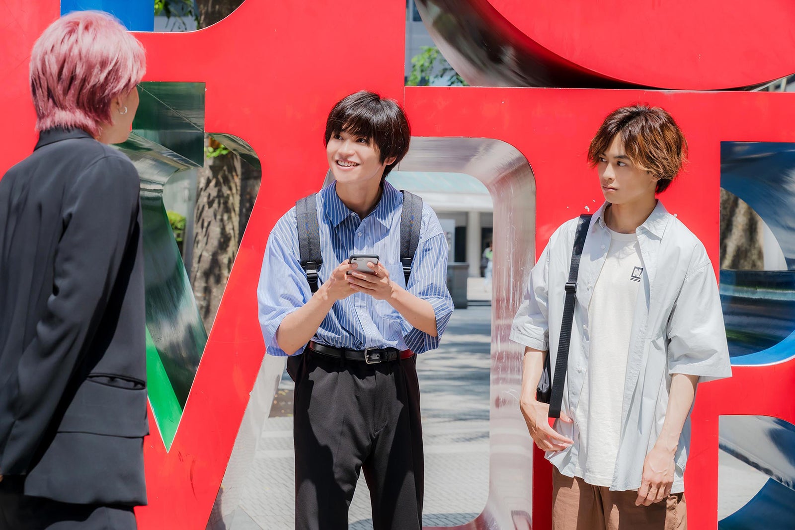 松尾太陽、西垣匠、草川拓弥／「みなと商事コインランドリー」第11話より（C）缶爪さわ・椿ゆず／KADOKAWA／「みなと商事コインランドリー」製作委員会