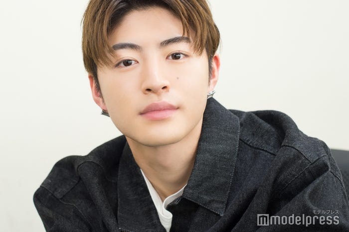 佐野玲於 (C)モデルプレス