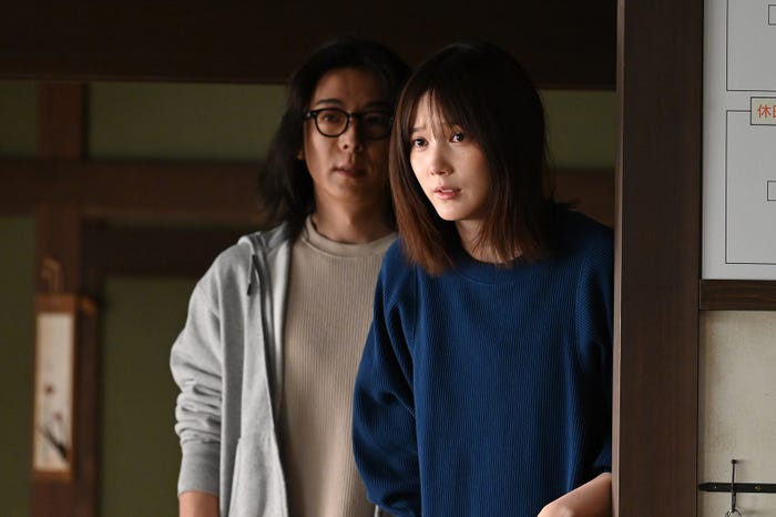 本田翼、高橋一生「6秒間の軌跡~花火師・望月星太郎の2番目の憂鬱」第6話より(C)テレビ朝日