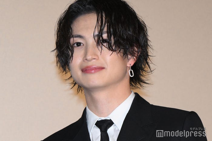 綱啓永(C)モデルプレス