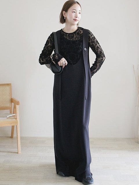 黒ジャンパースカートコーデ2