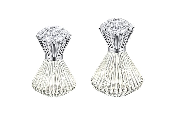 (左から)「ブリリアントジュエル オードパルファン 30ml」「同 50ml」(C)JILL STUART Beauty