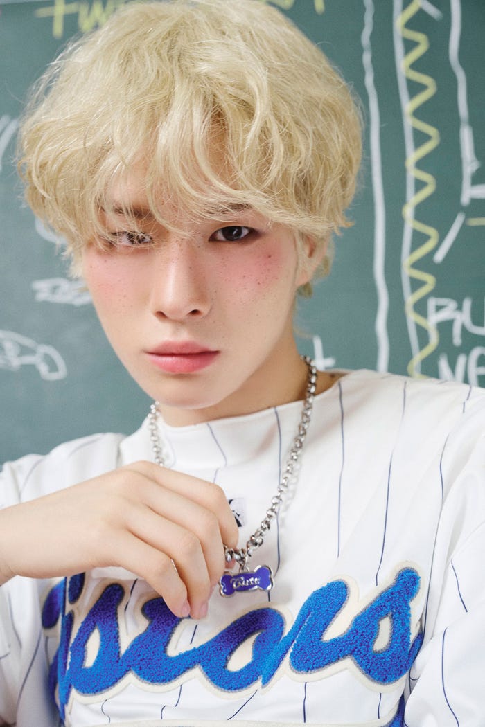 KYUNGMIN(ギョンミン)/TWS(P)&(C) PLEDIS Entertainment